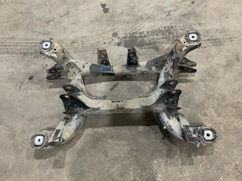 Балка задняя