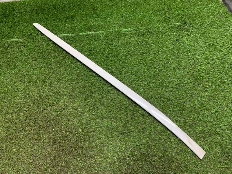 Молдинг лобового стекла