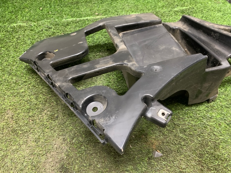 Кронштейн заднего бампера левый