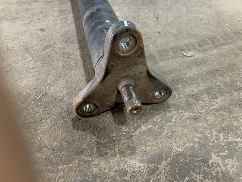 Вал карданный задний