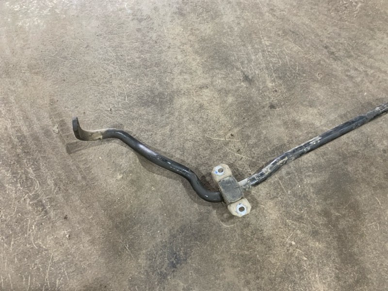 Стабилизатор передний