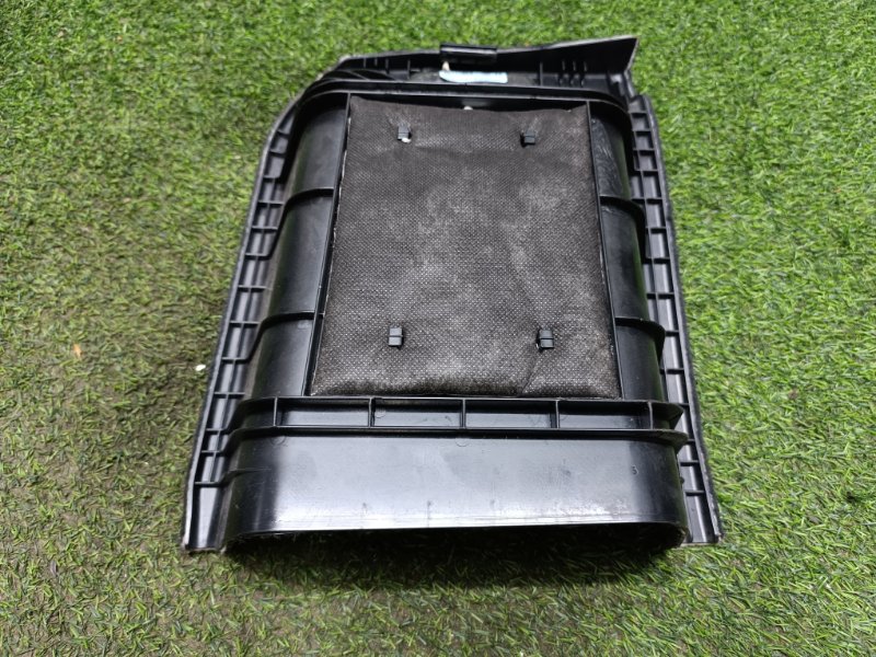 Обшивка багажника