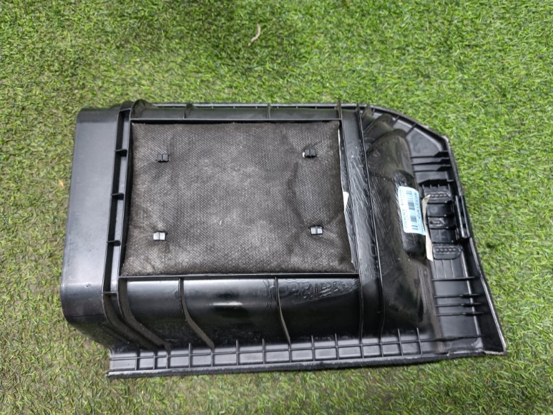 Обшивка багажника