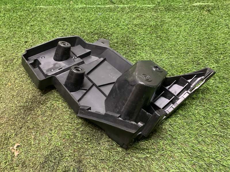 Кронштейн заднего бампера правый