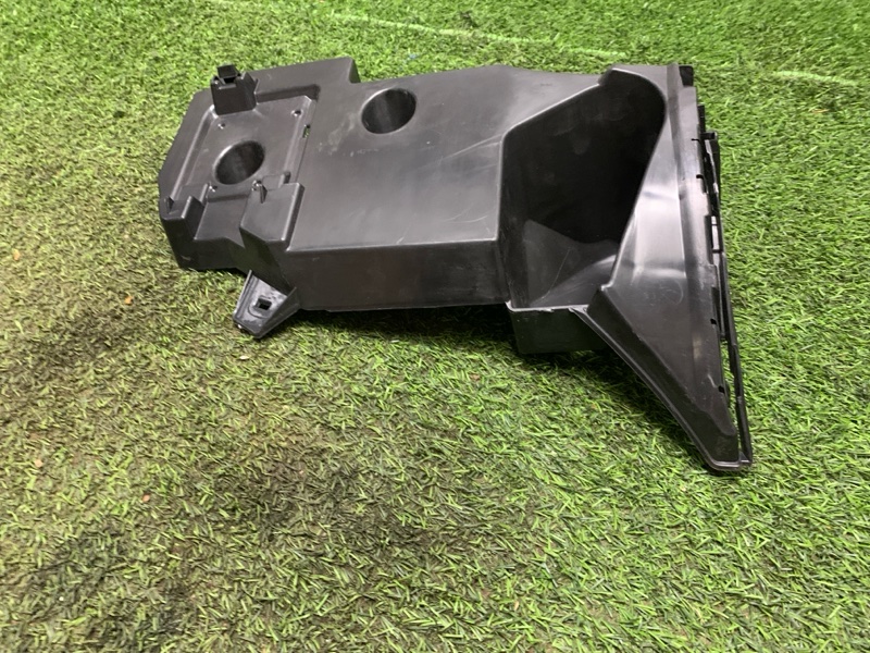 Кронштейн заднего бампера правый