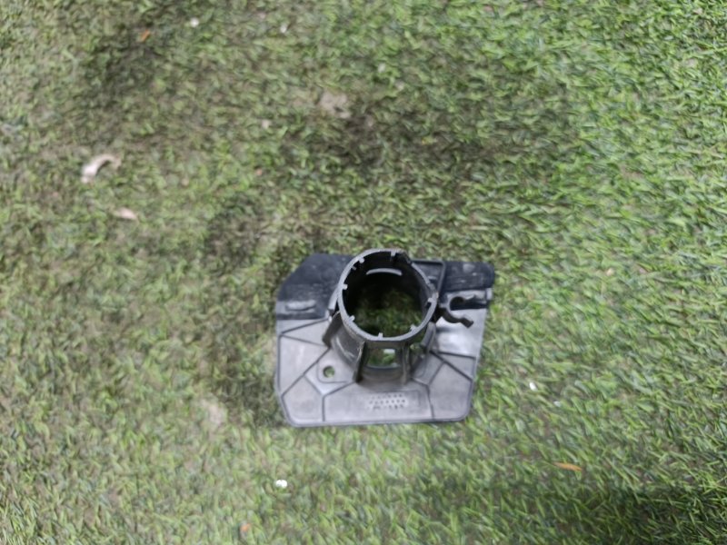 Кронштейн форсунки омывателя фары