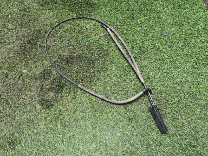 Трос открывания капота