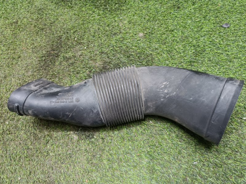 Патрубок воздушного фильтра