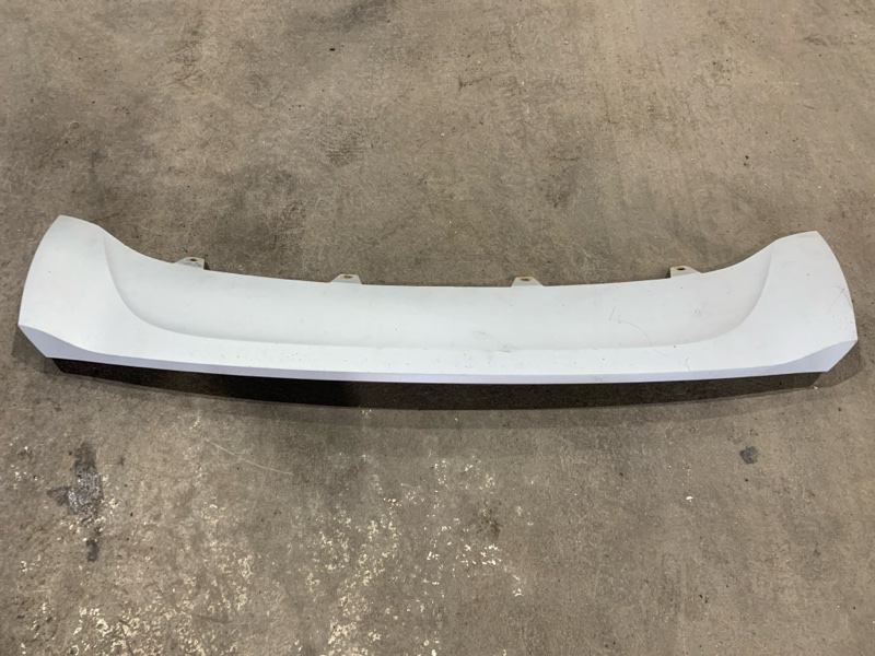 Накладка переднего бампера