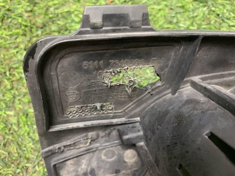 Кронштейн форсунки омывателя фары