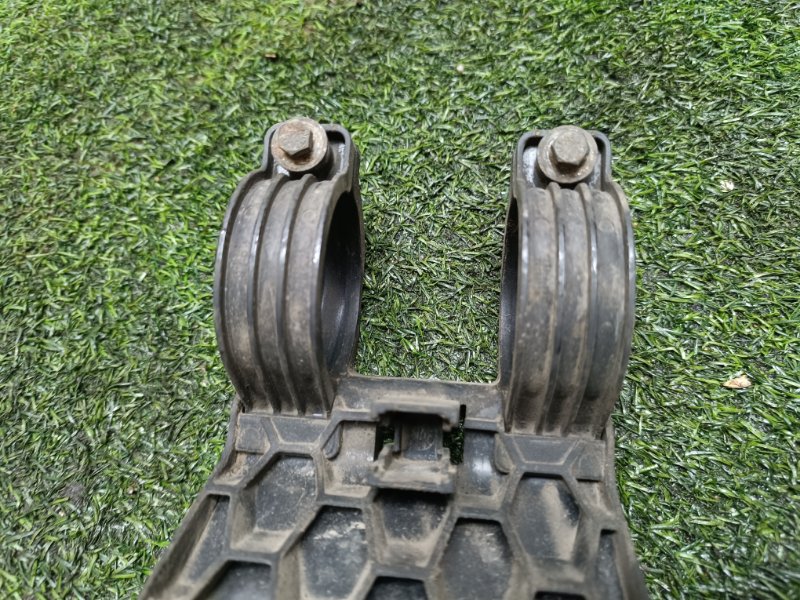 Кронштейн топливного фильтра