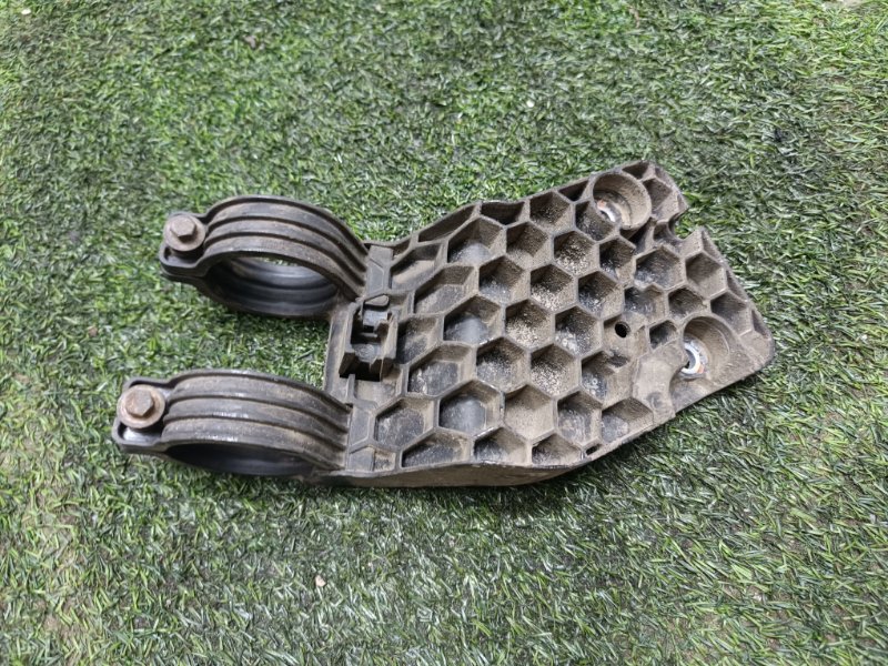 Кронштейн топливного фильтра