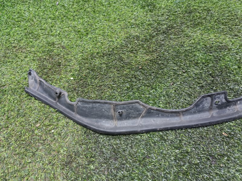 Накладка двери передней левой