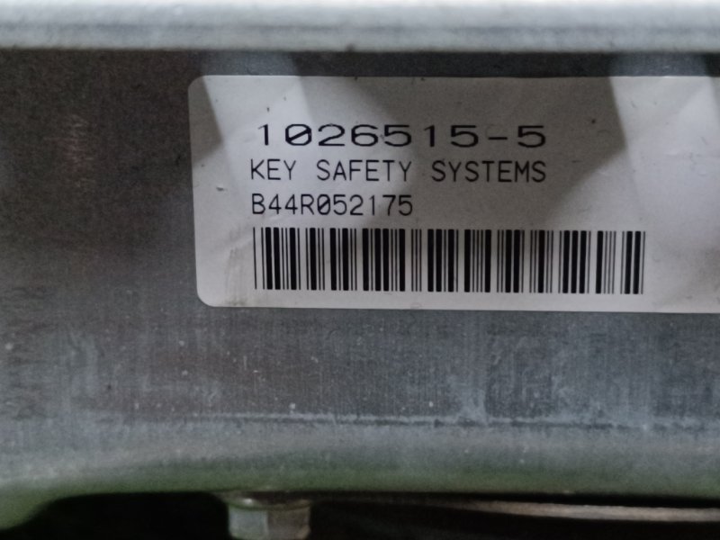 Подушка безопасности пассажирская (в торпедо)