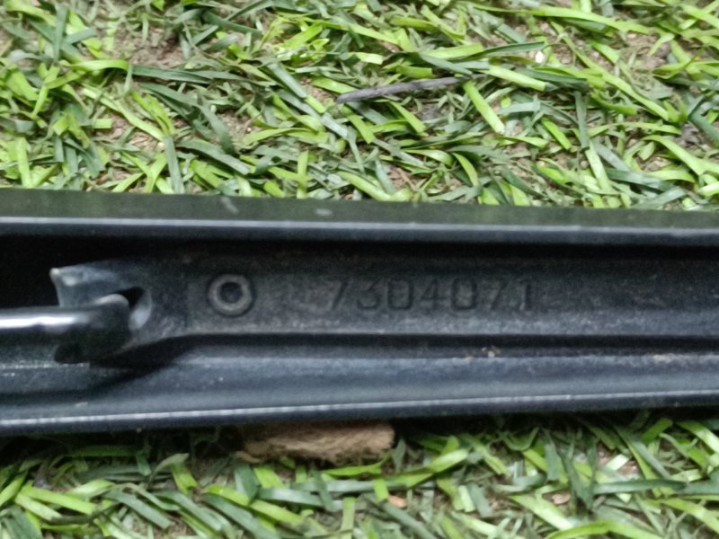 Поводок стеклоочистителя передний правый