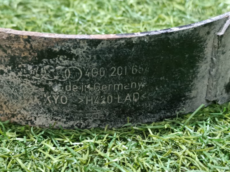 Кронштейн крепления топливного бака