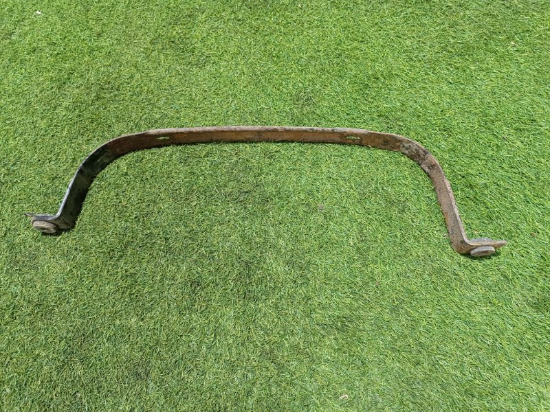 Кронштейн крепления топливного бака