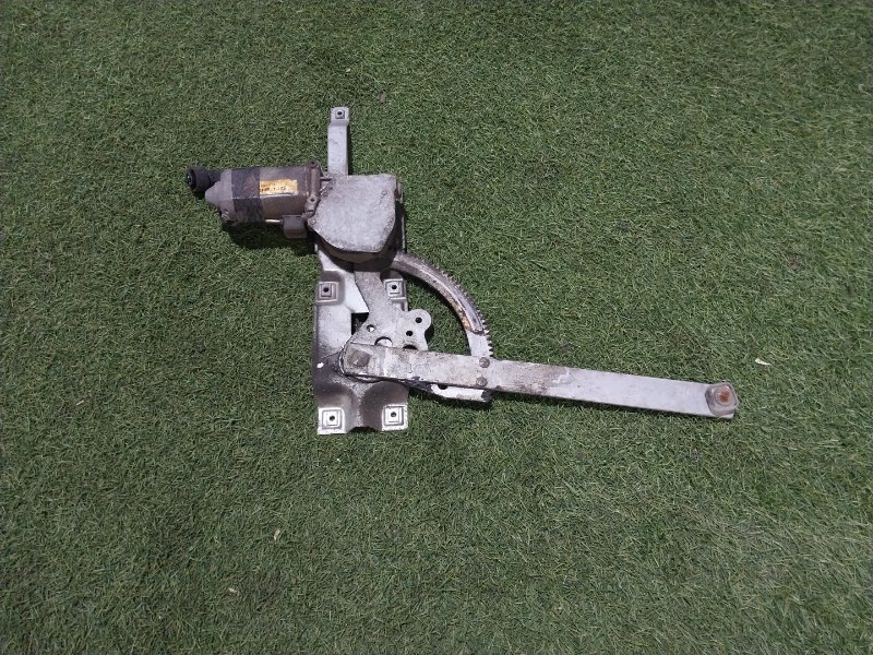 Стеклоподъемник электр. задний правый