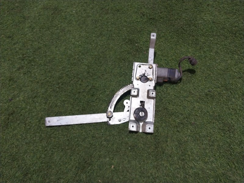 Стеклоподъемник электр. задний правый