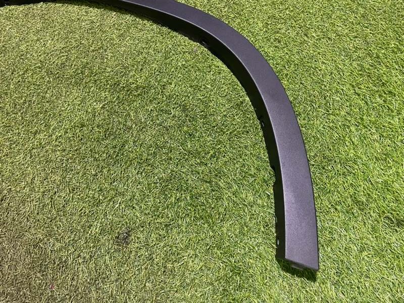 Накладка заднего крыла правого