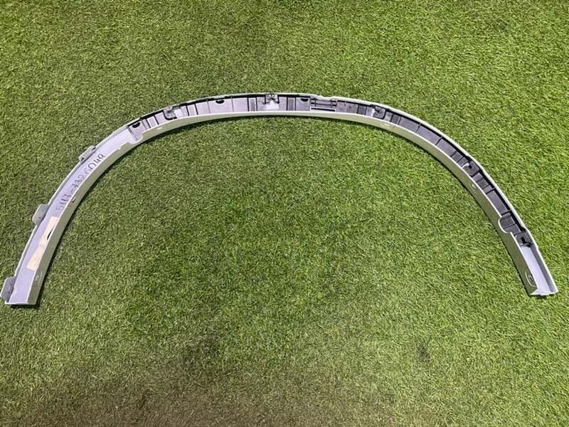 Накладка заднего крыла левого