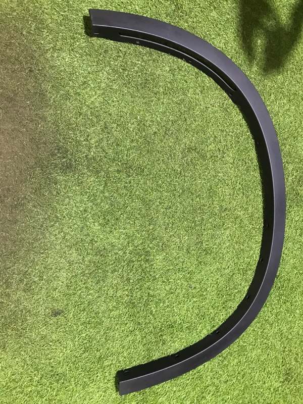 Накладка переднего крыла левого