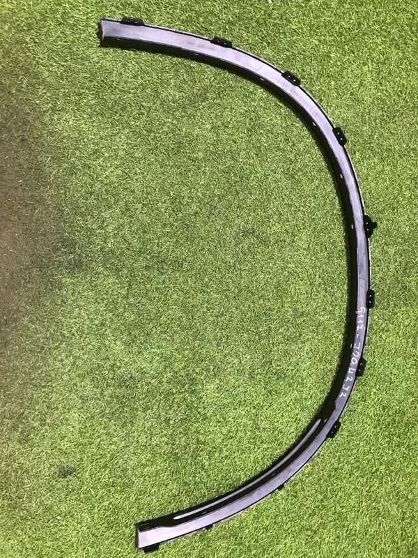 Накладка переднего крыла левого