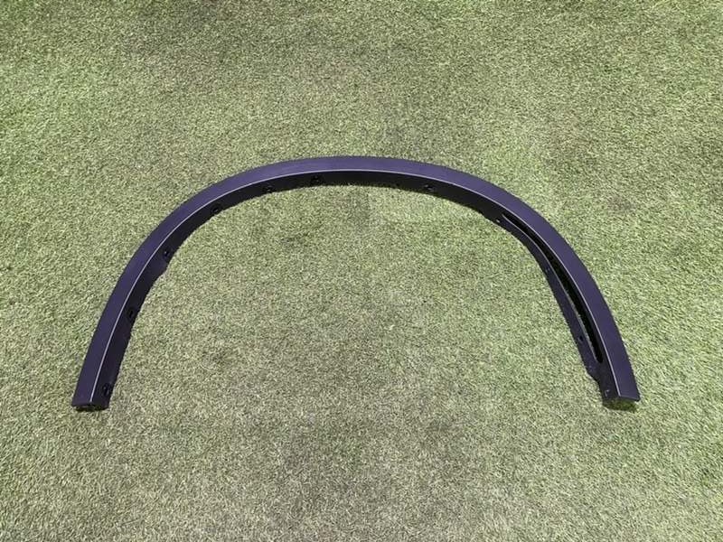 Накладка переднего крыла правого