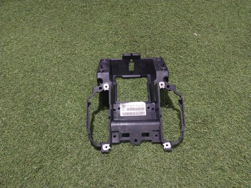 Кронштейн крепления торпедо