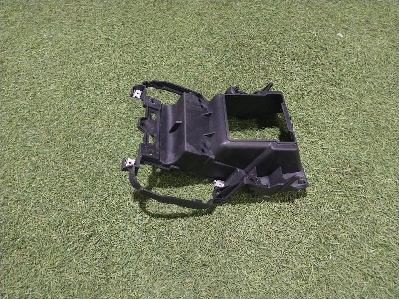 Кронштейн крепления торпедо