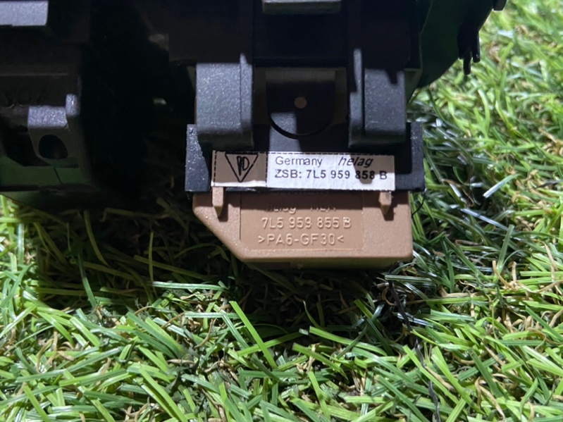 Кнопка стеклоподъемника