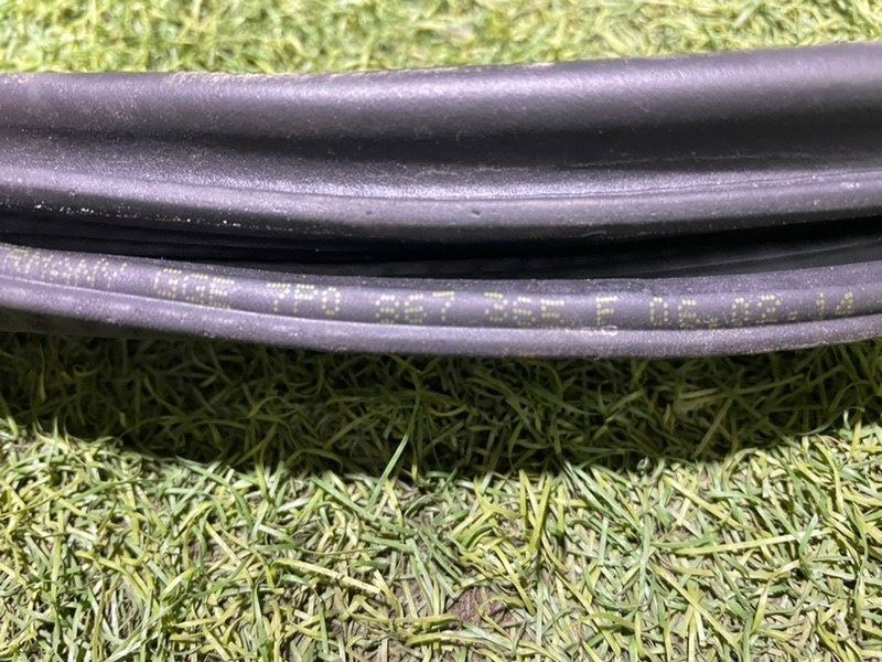 Уплотнитель двери