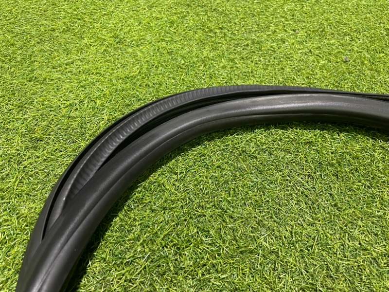 Уплотнитель двери