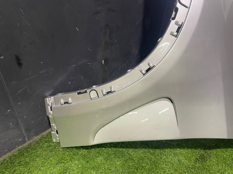 Крыло переднее левое