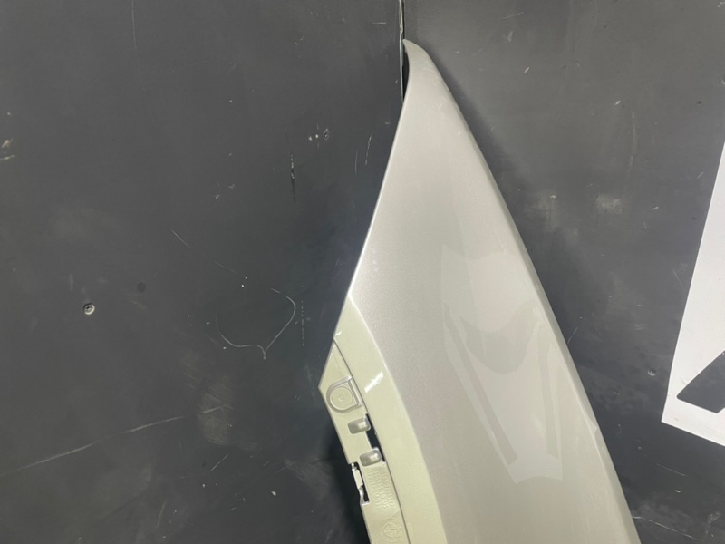 Крыло переднее левое