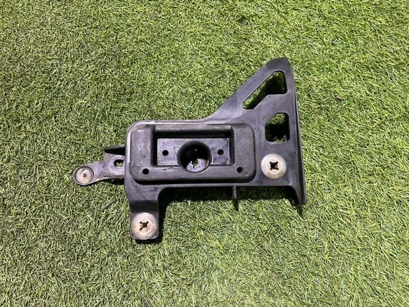 Заглушка поддомкратника