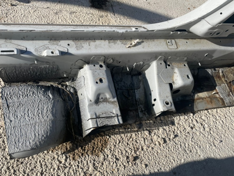 Кузовной элемент