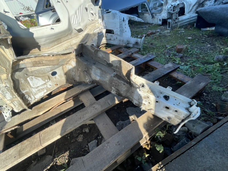 Лонжерон передний правый