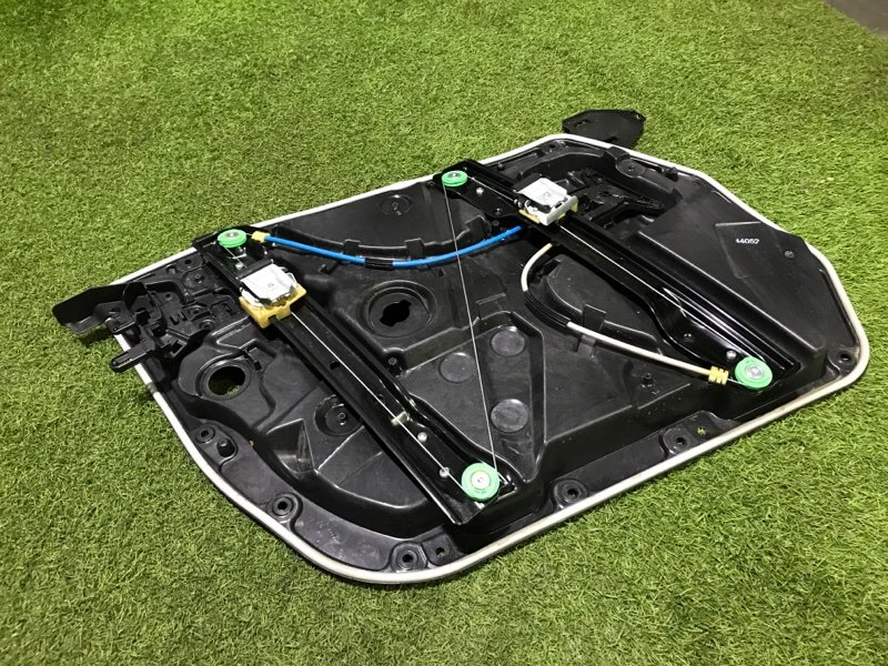 Стеклоподъемник электр. передний правый