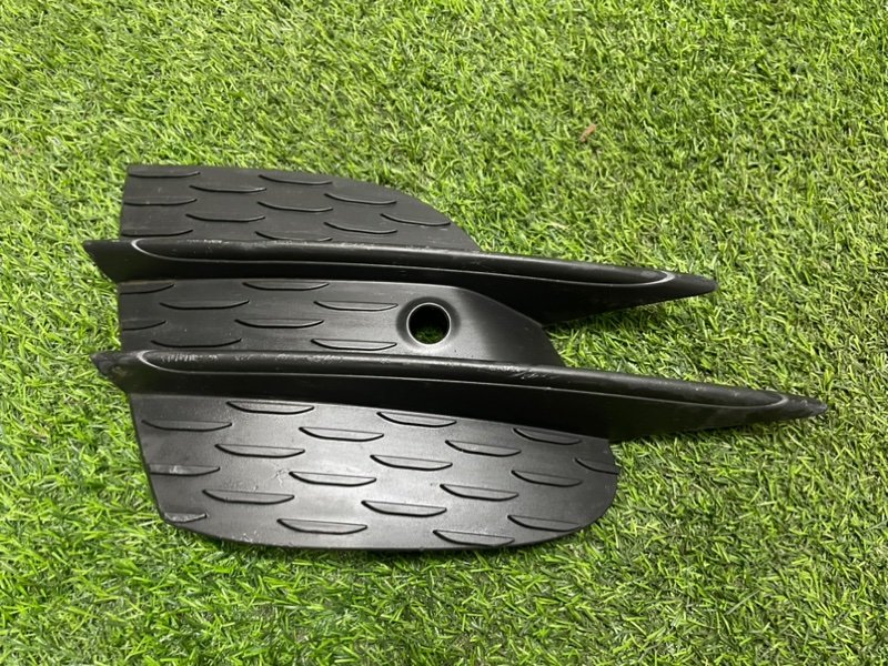 Решетка в бампер левая