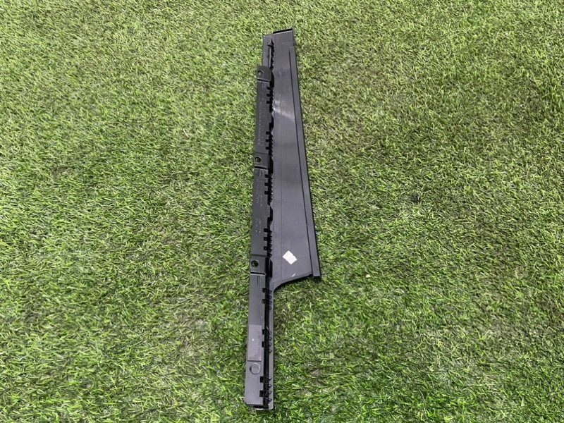 Накладка двери передней правой