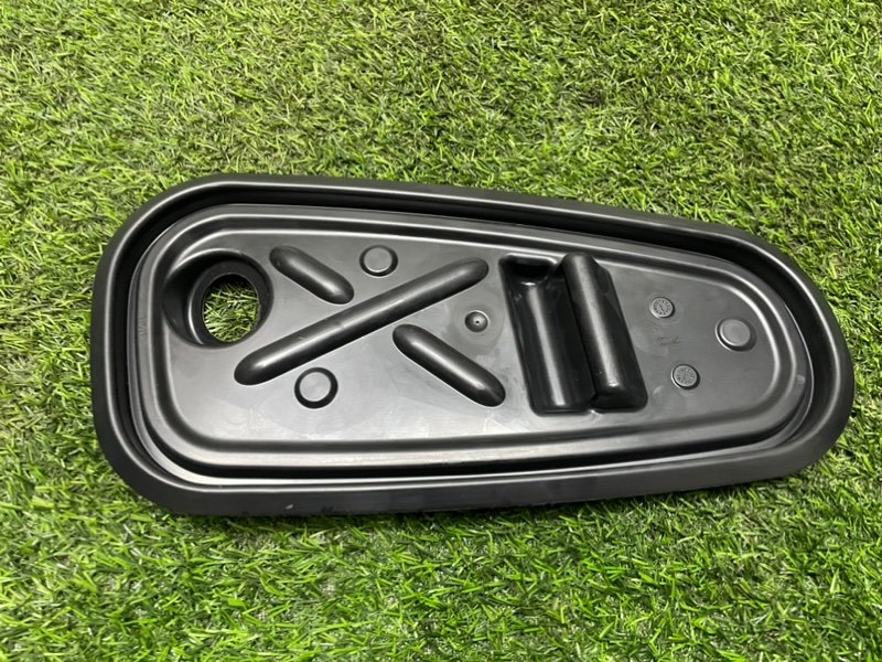 Накладка двери передней правой