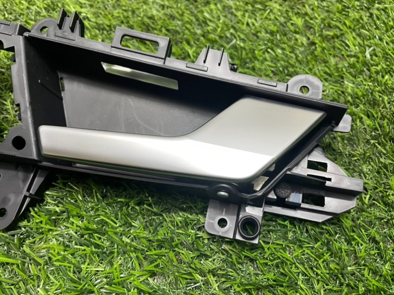 Ручка двери передней наружная правая