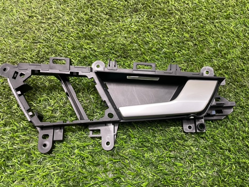 Ручка двери передней наружная правая