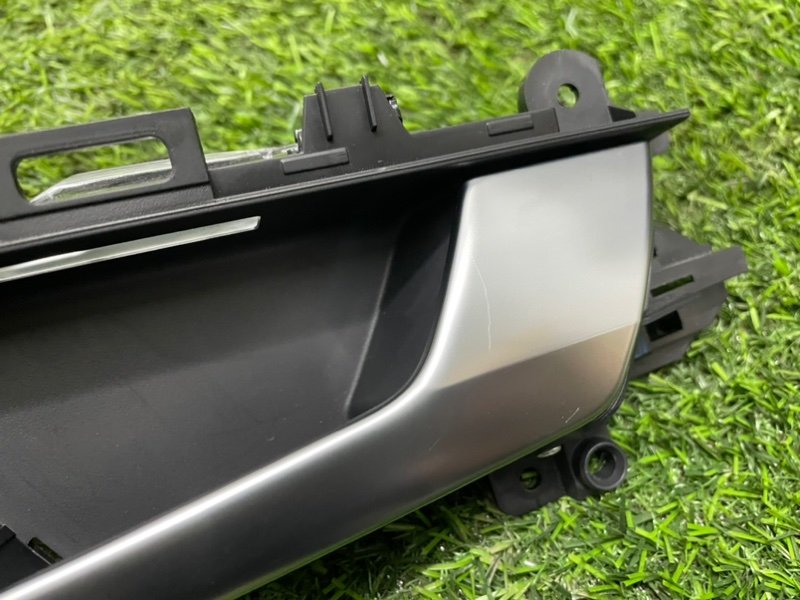 Ручка двери передней наружная правая