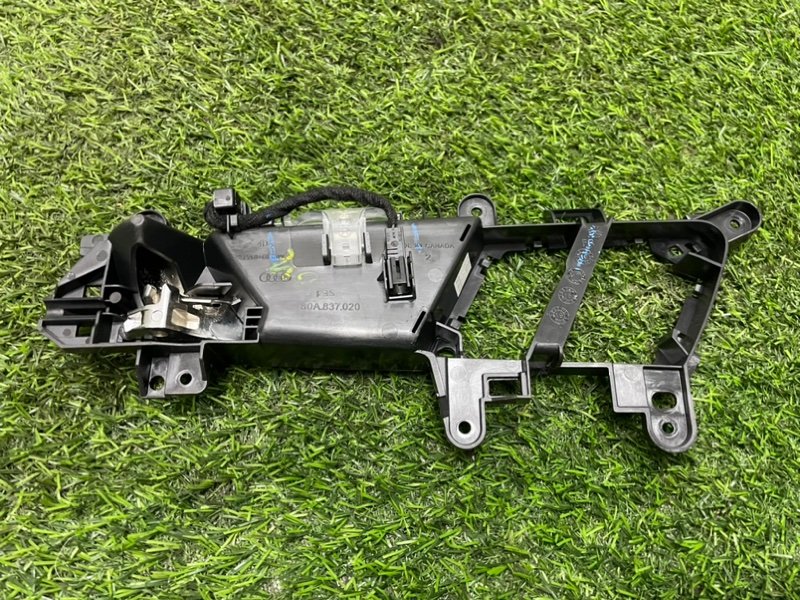 Ручка двери передней наружная правая