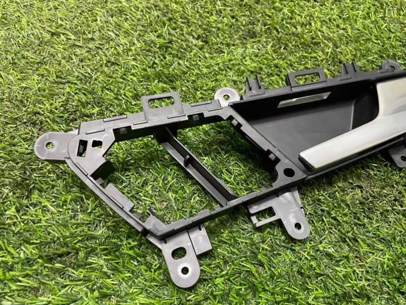 Ручка двери передней наружная правая