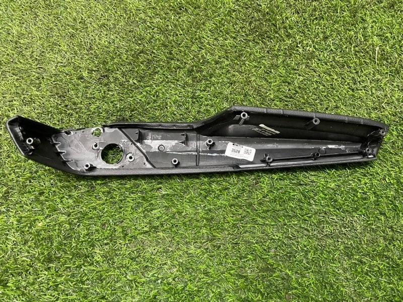 Подлокотник