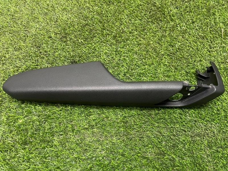 Подлокотник