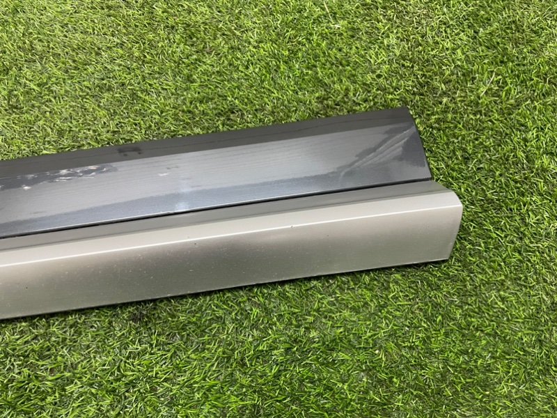 Накладка двери передней левой